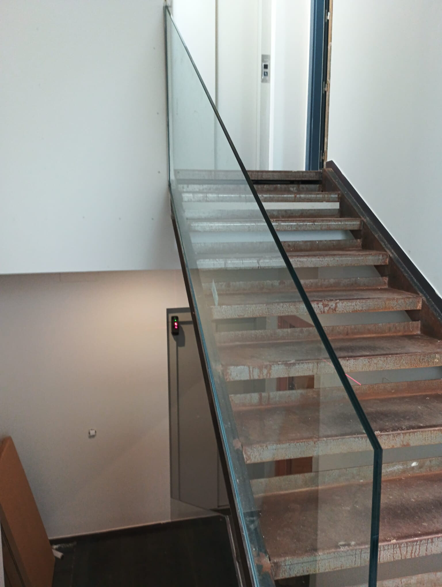 Barandillas para escaleras de vidrio LAMIGLAS 5+5 mm transparente con forma