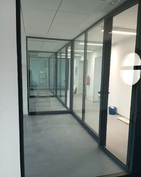 Division de oficina S85